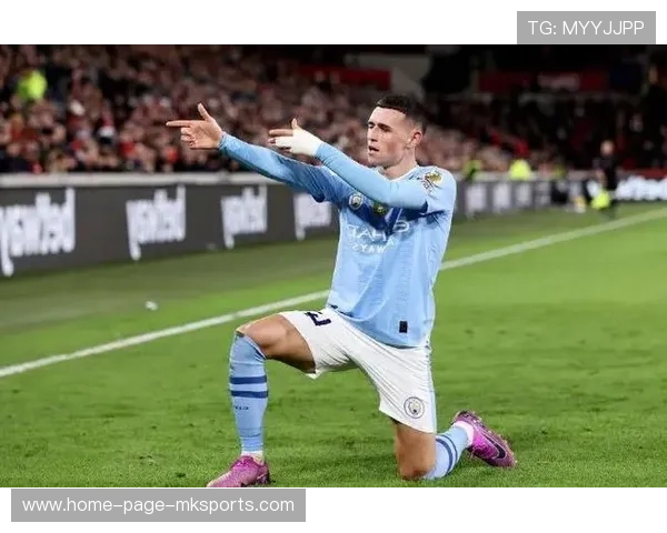 曼城前场不断制造角度，福登挑射再度得分