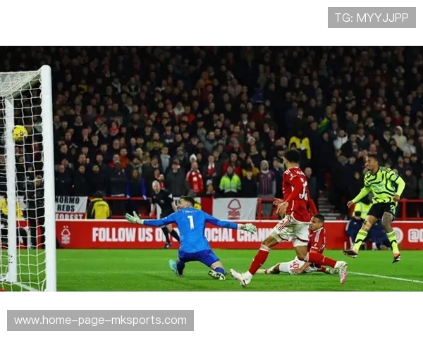 阿森纳萨卡右路传中落点完美队友顺势破门